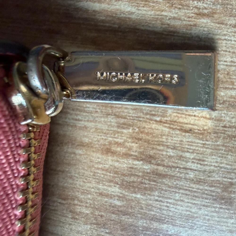 Michael Kors Jet Set Coral Pink Pebbled Leather Zip Around Wallet